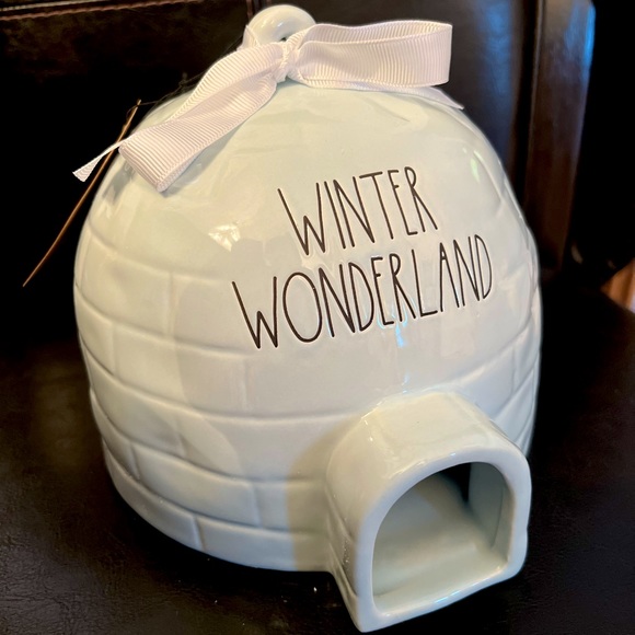 RAE DUNN ‘WINTER WONDERLAND’ IGLOO - Picture 1 of 1